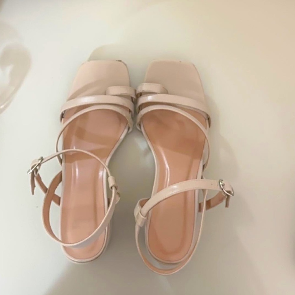 a new day White Heels